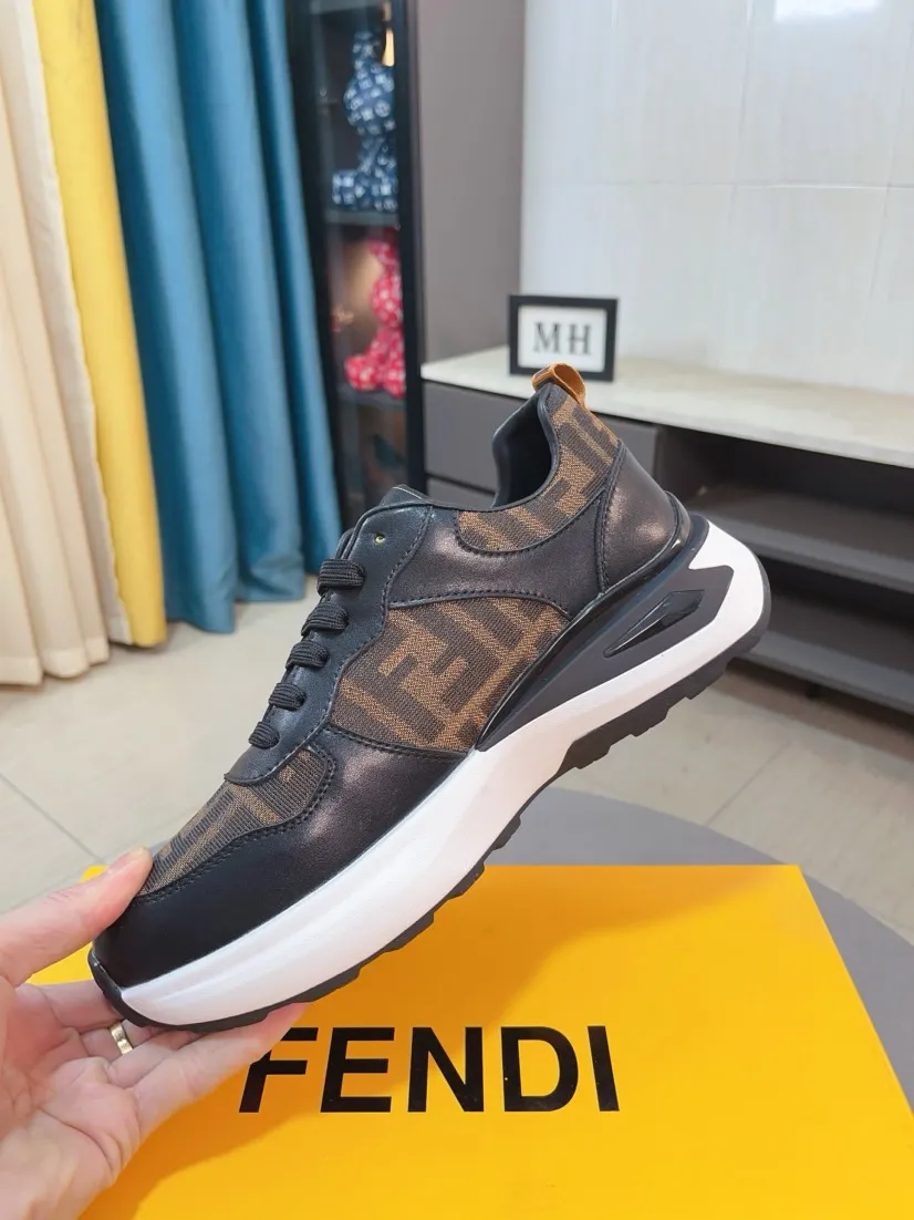 Men's Men's Shoes 💰458🌹🌹[fendi] Fendi's classic and comfortable men's, this complex sneaker is made of soft calfskin➕genuine leather lining➕original ultra-light rubber material with rough outsole. This unique light style is suitable for the casual and refined sensibility of this season. It is comfortable and natural on the feet. It is an everyday style for casual travel in autumn and winter! 38/44